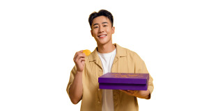 Smiling Delivery Man V2 Vinyl Car Decal Sticker – Waterproof & UV-Resistant 