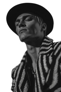 Fashion Glamour Portrait Vinyl Car Decal Sticker – Waterproof & UV-Resistant 8.96"