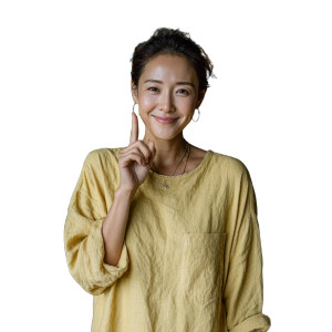 Cheerful Korean Housewife Vinyl Car Decal Sticker – Waterproof & UV-Resistant 3.4133333333333336"