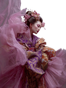 Graceful Geisha Vinyl Car Decal Sticker – Waterproof & UV-Resistant 8.213333333333333" Graceful Geisha Vinyl Car Decal Sticker – Waterproof & UV-Resistant 8.213333333333333"