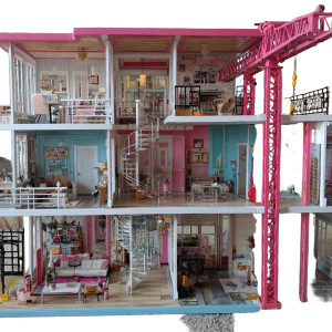 Barbie Doll House Vinyl Car Decal Sticker – Waterproof & UV-Resistant 3.4133333333333336"