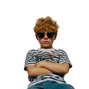 Child In Deckchair Vinyl Car Decal Sticker – Waterproof & UV-Resistant 3.4133333333333336"