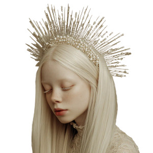 Pearl-Tiara Albino Girl Vinyl Car Decal Sticker – Waterproof & UV-Resistant 6.826666666666667"