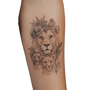 Lioness Floral Tattoo Vinyl Car Decal Sticker – Waterproof & UV-Resistant 3.4133333333333336" Lioness Floral Tattoo Vinyl Car Decal Sticker – Waterproof & UV-Resistant 3.4133333333333336"