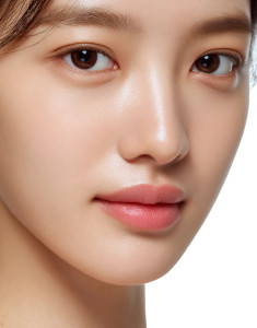 Korean Woman'S Face Vinyl Car Decal Sticker – Waterproof & UV-Resistant 4.16"