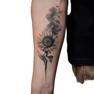 Fading Sunflower Tattoo Vinyl Car Decal Sticker – Waterproof & UV-Resistant 3.4133333333333336"