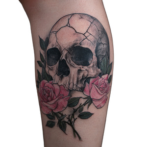 Skull With Rose Vinyl Car Decal Sticker – Waterproof & UV-Resistant 3.4133333333333336"
