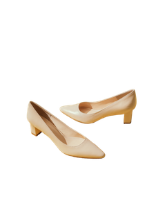Beige Square-Toe Shoes Vinyl Car Decal Sticker – Waterproof & UV-Resistant 4.1066666666666665"