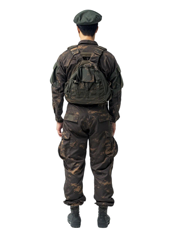 Military Man Standing Vinyl Car Decal Sticker – Waterproof & UV-Resistant 8"