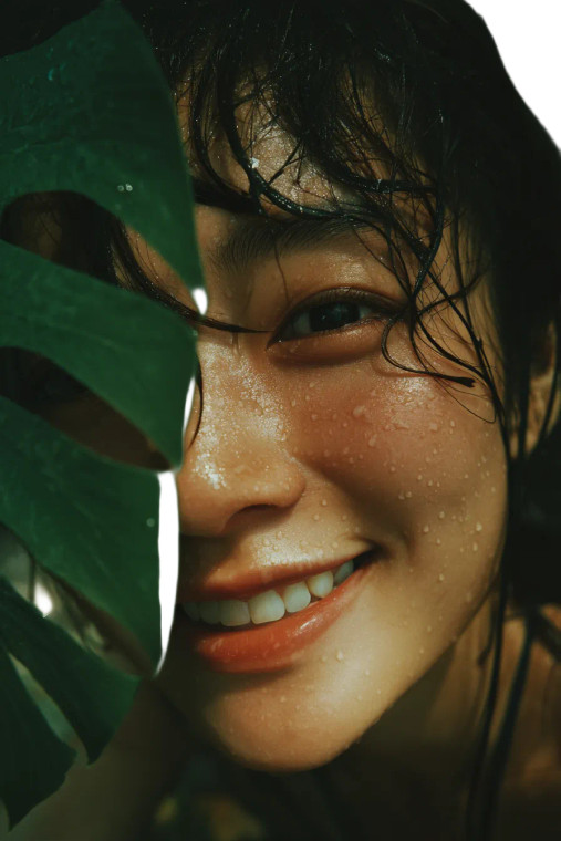 Smiling Chinese Celebrity Vinyl Car Decal Sticker – Waterproof & UV-Resistant 8"