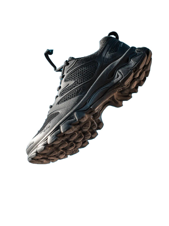 Black Running Shoe Vinyl Car Decal Sticker – Waterproof & UV-Resistant 8"