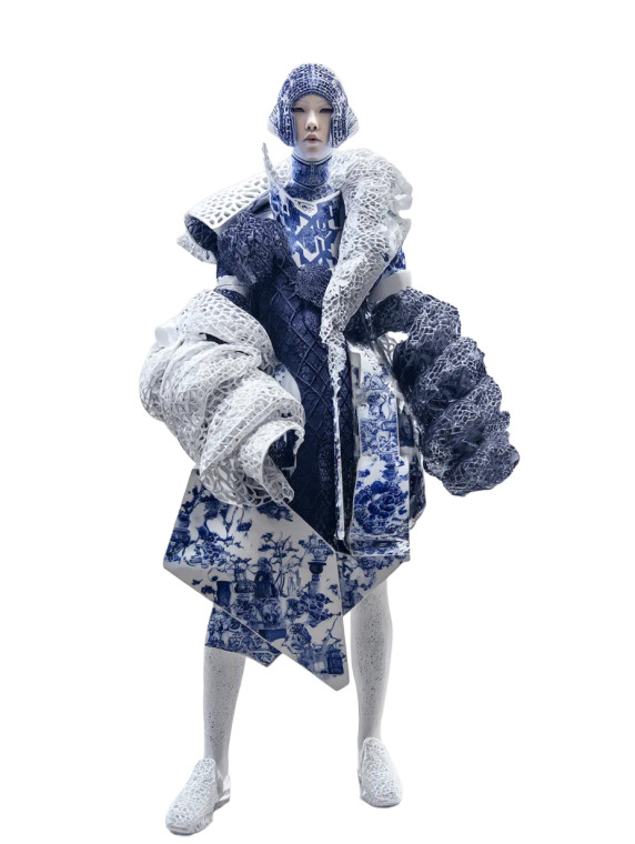 Avant-Garde Porcelain Model Vinyl Car Decal Sticker – Waterproof & UV-Resistant 8"