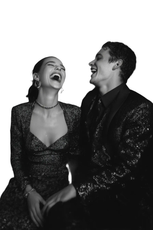 Contrasting Couple Laughing Vinyl Car Decal Sticker – Waterproof & UV-Resistant 