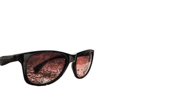 Broken Sunglasses Vinyl Car Decal Sticker – Waterproof & UV-Resistant 
