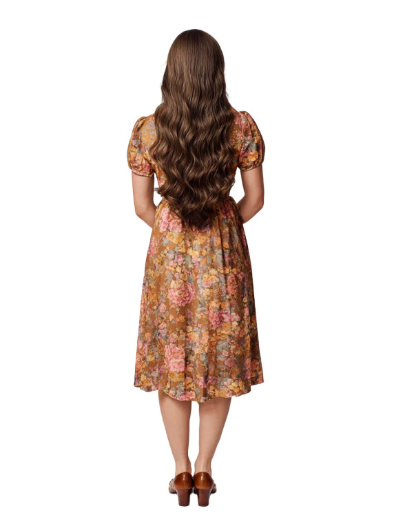 Retro Styled Woman Vinyl Car Decal Sticker – Waterproof & UV-Resistant 8.213333333333333"