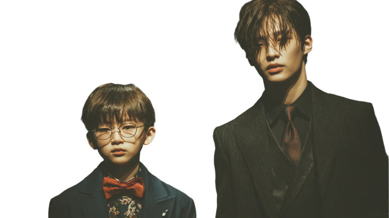 Fashion Runway Duo V4 Vinyl Car Decal Sticker – Waterproof & UV-Resistant 2.72"