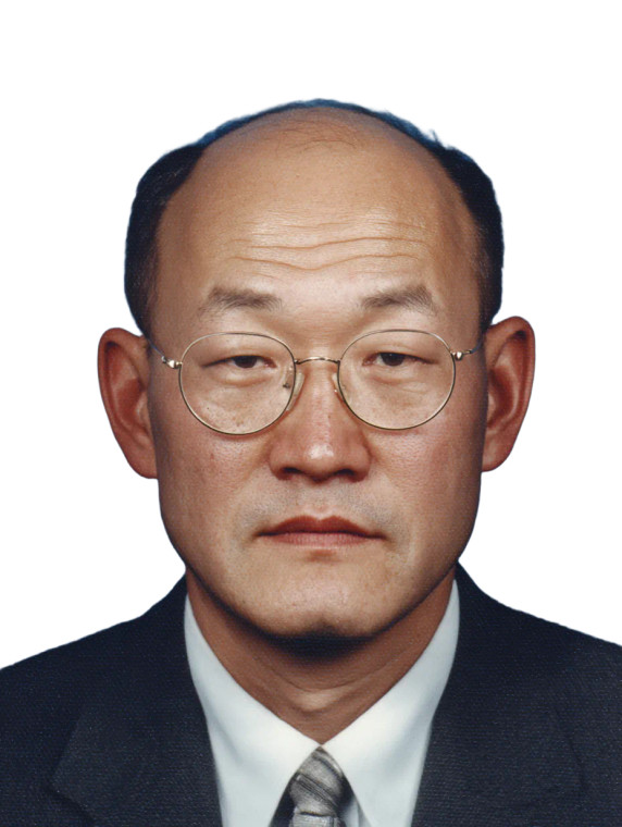 Korean Middle-Aged Man Vinyl Car Decal Sticker – Waterproof & UV-Resistant 4.1066666666666665"