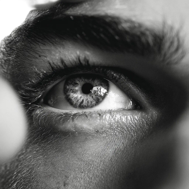 Dramatic Eye Vinyl Car Decal Sticker – Waterproof & UV-Resistant 6.826666666666667"