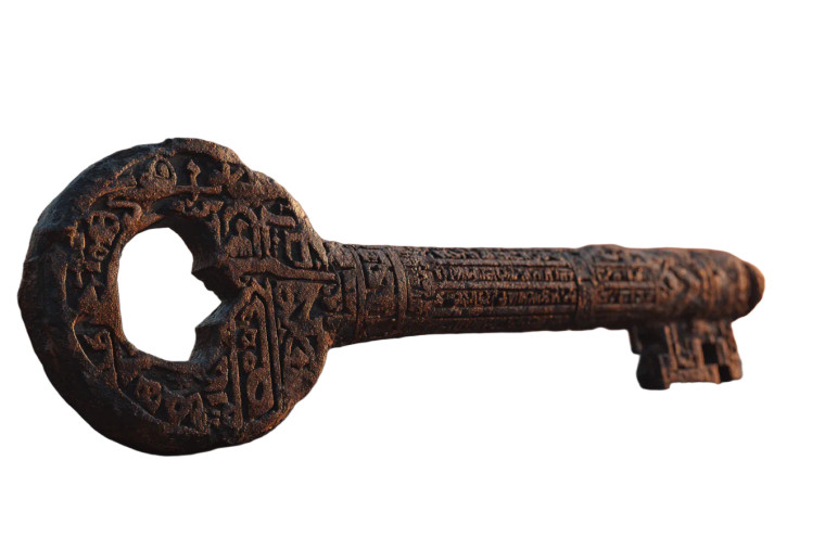 Ancient Treasury Key Vinyl Car Decal Sticker – Waterproof & UV-Resistant 5.97333333333333