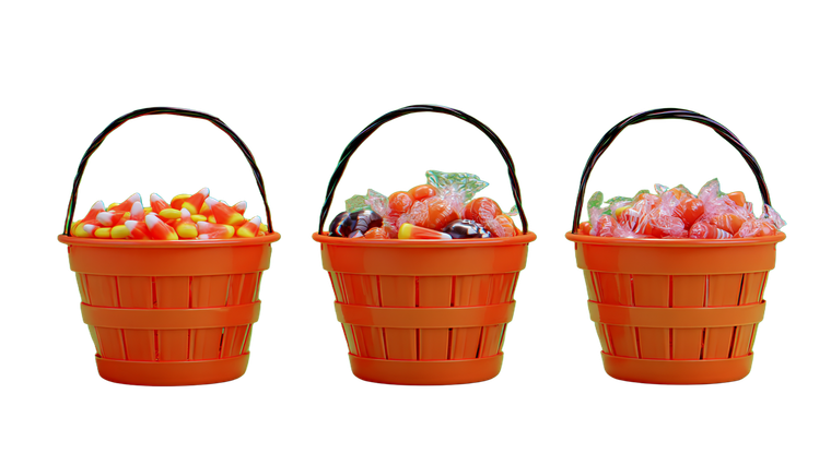Halloween Candy Baskets Vinyl Car Decal Sticker – Waterproof & UV-Resistant 2.72"