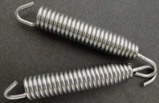 Helix Racing Exhaust Spring 495-7500 75 Millimeter Length; Stainless Steel; With Swivel Hook; Set Of 2