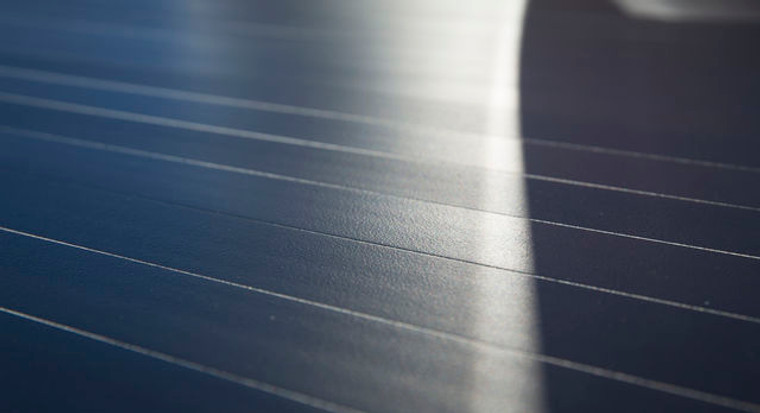 Heavy-Duty Lockable Tonneau Cover | Fits 2019-2021 Ford Ranger | Ricochet XRT Manual Retractable | Easy Install & Secure Lock | Aluminum Panels | Black Matte Finish