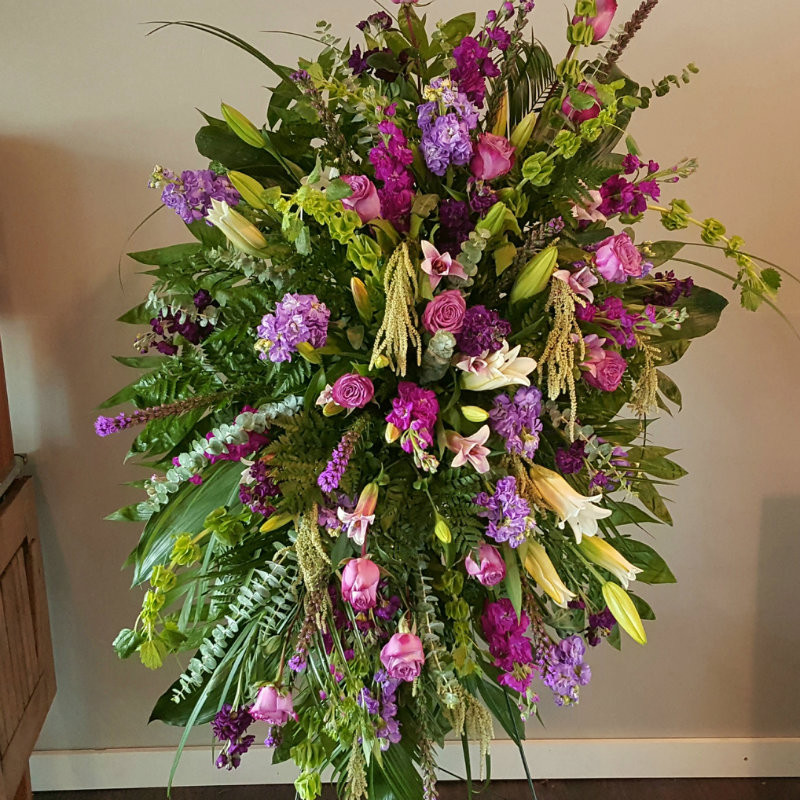 Beautiful Sympathy Flowers for Comfort and Support