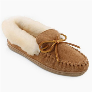 Women's Alpine Sheepskin Minnetonka Slippers in golden tan front view Women's Alpine Sheepskin Minnetonka Slippers in golden tan front view