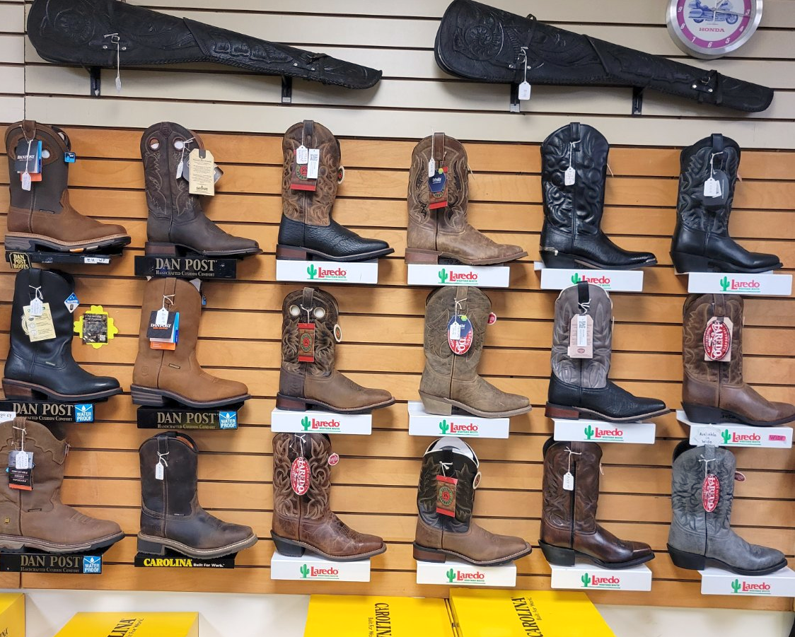 <p><a href="https://leatherboundonline.com/mens-western-boots">Cowboy Boots</a></p>