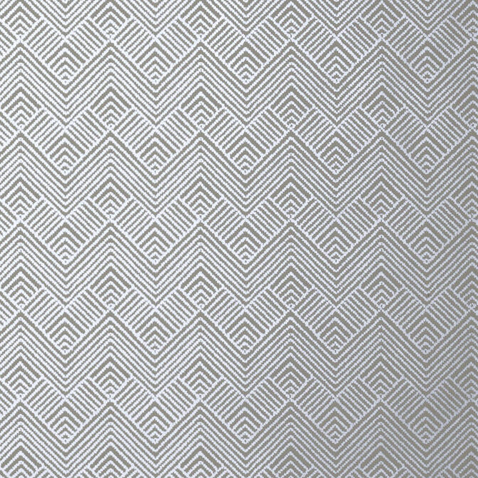 Oslo Chevron Metallic Silver T2991 by Thibaut Wallpaper Thibaut Wallpaper Oslo Chevron Metallic Silver T2991Wallpaper Paramount Wallpaper U.S.A. </p><p>Repeat: V: 4 20.5 - Fabric Carolina -