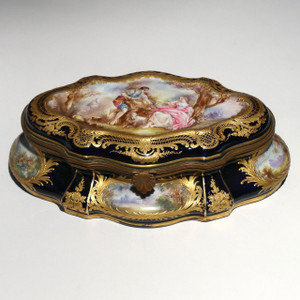 A Fine Bronze-Mounted Paris Porcelain Jewelry Box  A Fine Bronze-Mounted Paris Porcelain Jewelry Box