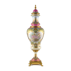 Stunning Quality Sèvres Gilt Porcelain Pink Iridescent Glaze Portrait Vase and Cover Stunning Quality Sèvres Gilt Porcelain Pink Iridescent Glaze Portrait Vase and Cover