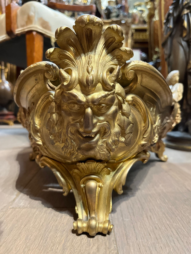 Fine Quality French Neoclassical Gilt Bronze Centerpiece - F&P