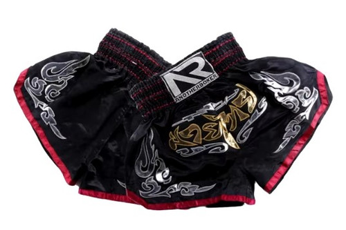 Designed from a light and flexible satin polyester, with side slits to increase kicking flexibility. Pro appearance.