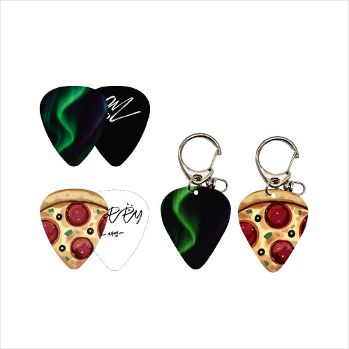 [ Happy Twogether ] Guitar Pick + Keyring SET