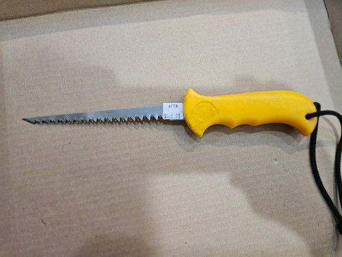 Shark root cutting saw