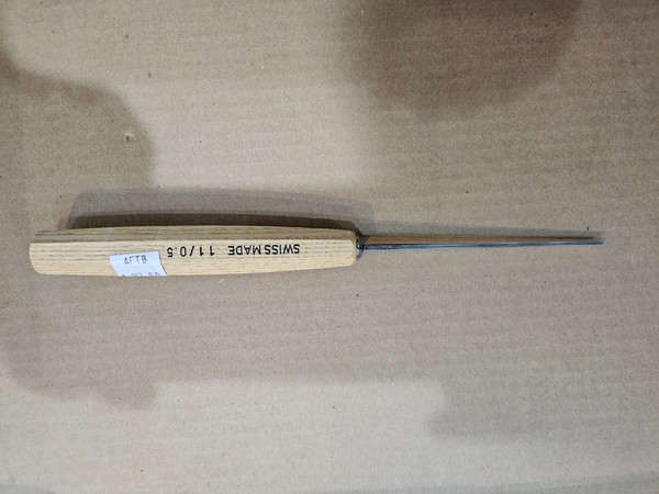 Pfeil Woodcarving Tools Preowned at Art from the Bark