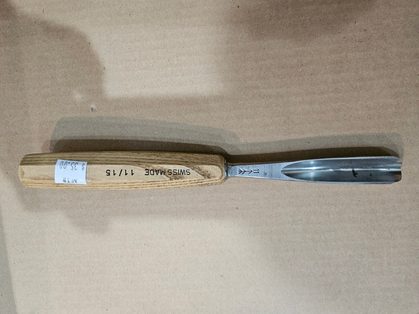 Pfeil Woodcarving Tools Preowned at Art from the Bark