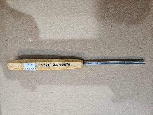 Pfeil Woodcarving Tools Preowned at Art from the Bark