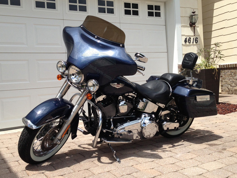 Batwing Classic Fairing with Regular Headlight Opening for
