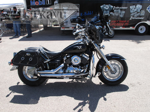 Black Paint 6x9 Batwing Fairing Yamaha V-star Classic (Disclaimer: Part Only, bike is only used for illustrative purposes)