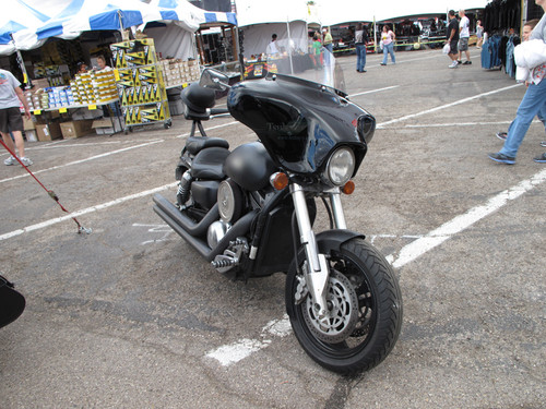 Black Paint 6x9 Batwing Fairing Kawasaki Mean Streak 2002-2003 (Disclaimer: Part Only, bike is only used for illustrative purposes)