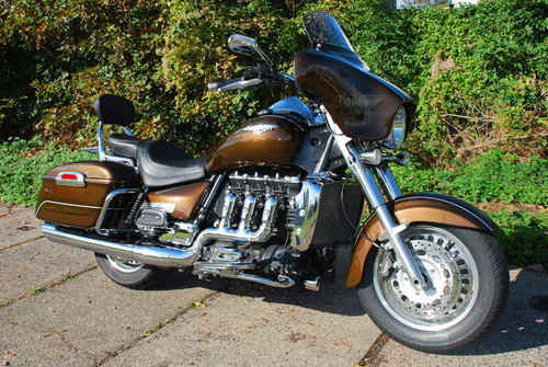 Black Paint 6x9 Batwing Fairing Triumph Rocket III Touring (Disclaimer: Part Only, bike is only used for illustrative purposes)