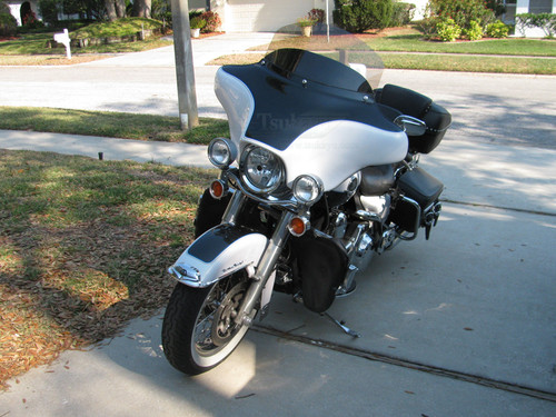 Black Paint Batwing GPS Fairing with 6"x 9" Speakers and Stereo Harley Davidson Road King Standard (Disclaimer: Part Only, bike is only used for illustrative purposes)