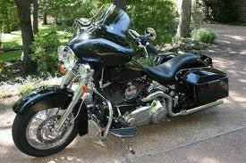 Black Paint Batwing GPS Fairing with 6"x 9" Speakers and Stereo Harley Davidson 2006 Heritage Softail (Disclaimer: Part Only, bike is only used for illustrative purposes)