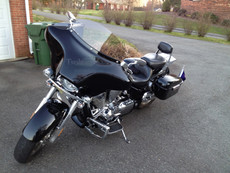 Batwing 6x9 Fairing with Full Stereo for Honda VTX 1800N (2001-2009) - Gloss Black Painted, Covered Forks