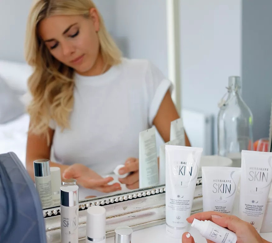 HERBAL Nutrition for LIFE™ | Herbalife SKIN® (4) Hydrating Eye