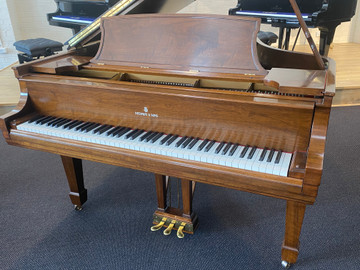 Just arrived in our showroom, beautiful sounding Steinway Model L grand piano.