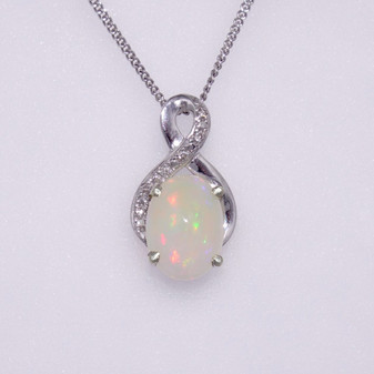 9ct white gold opal and diamond pendant PE5171