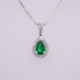 18ct white gold emerald and diamond pear shaped cluster pendant PE4957